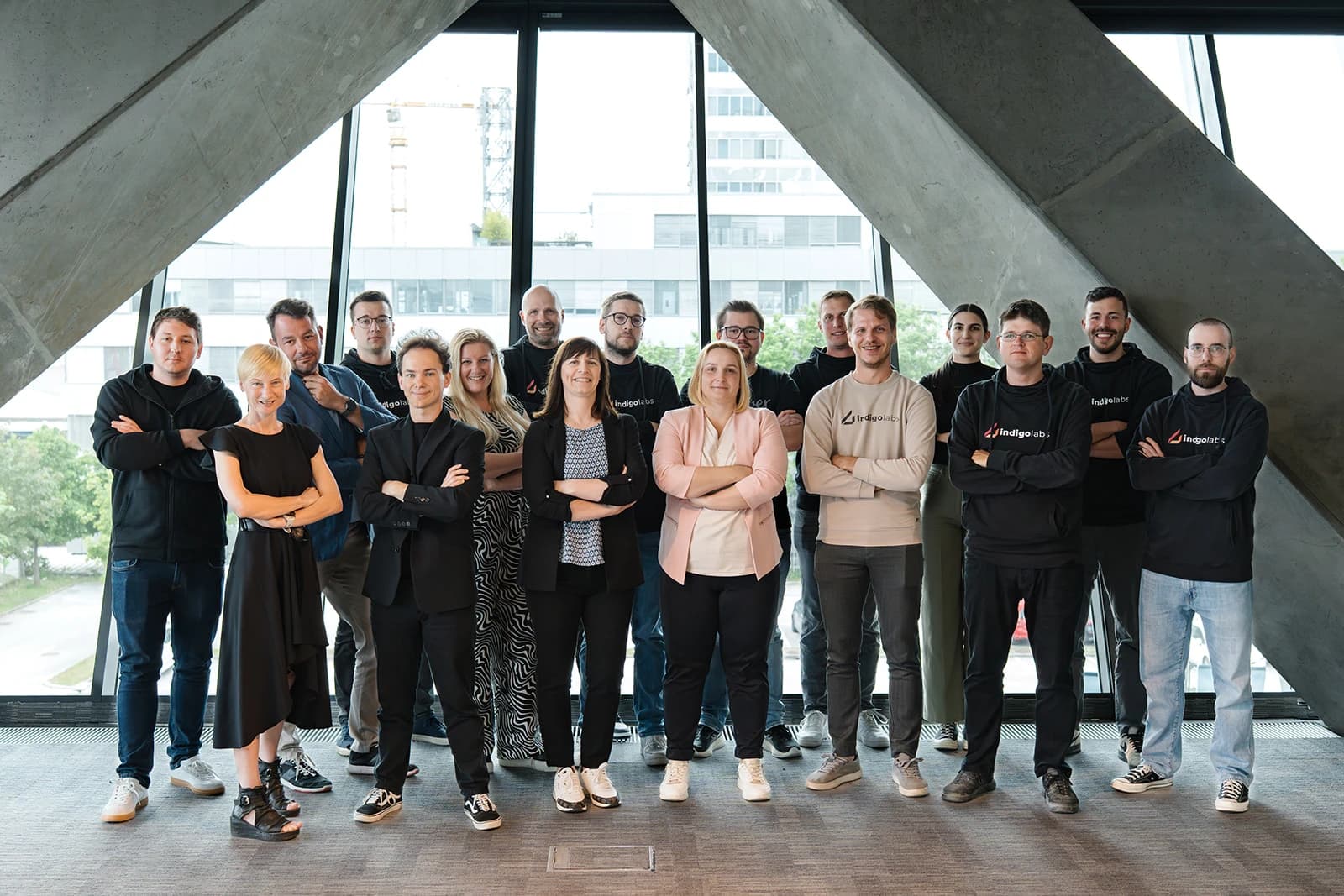Ekipa ESG ON - skupinska fotografija